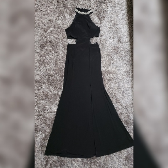 DRESS!!!.. - Picture 3 of 5